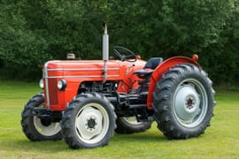 India Tractor Market Eyes 1 Million Units by FY2025–26
